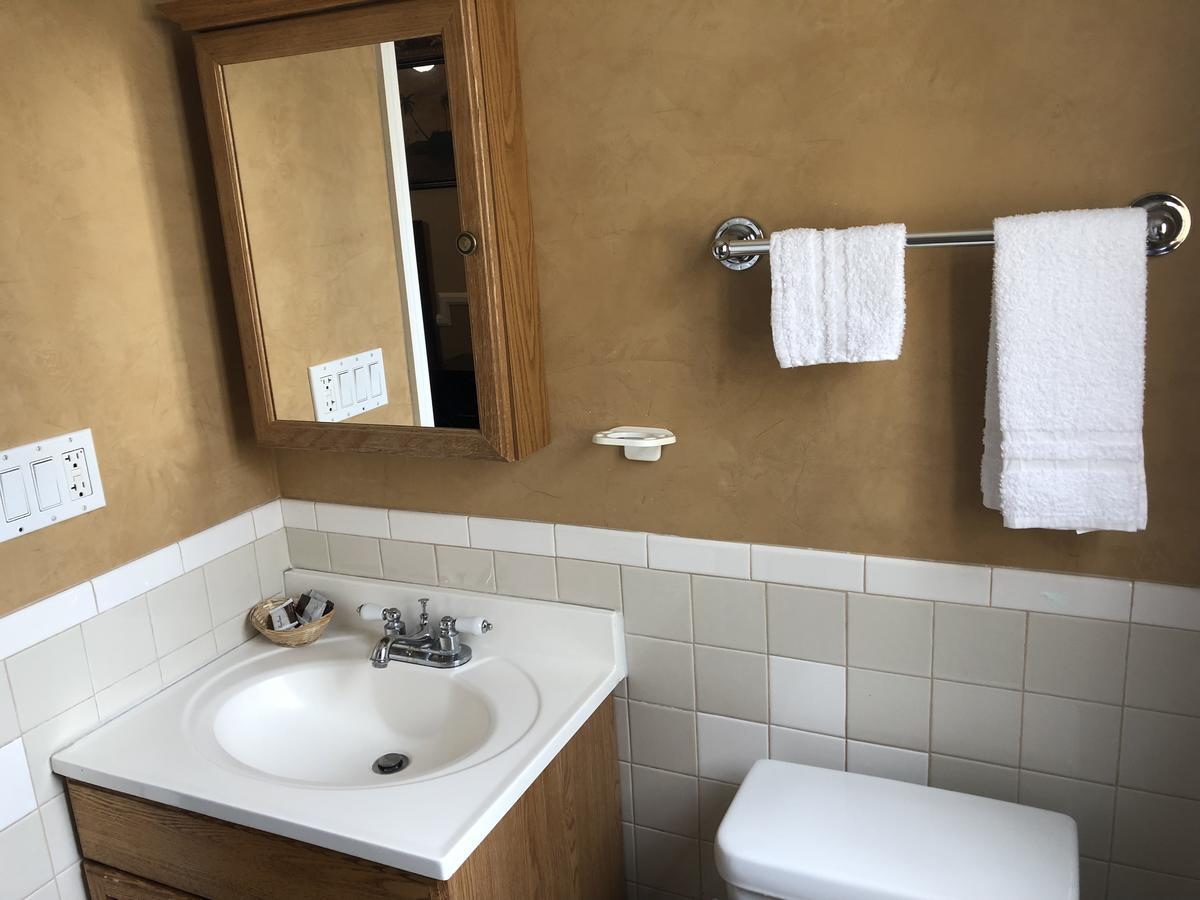 Whittier Travel Inn Zewnętrze zdjęcie